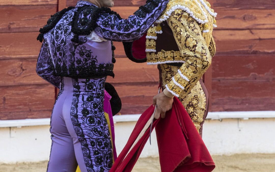 Rafaelillo corta cuatro orejas y Ureña, tres y rabo en Abarán