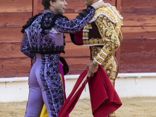 Rafaelillo corta cuatro orejas y Ureña, tres y rabo en Abarán
