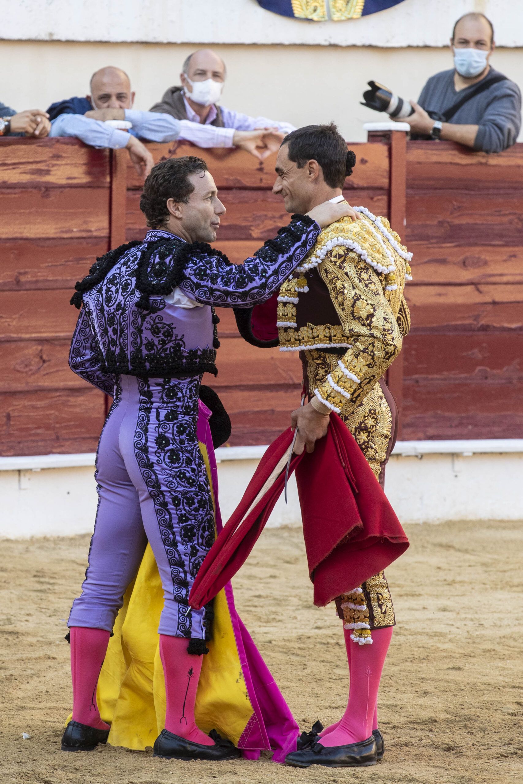 Rafaelillo corta cuatro orejas y Ureña, tres y rabo en Abarán
