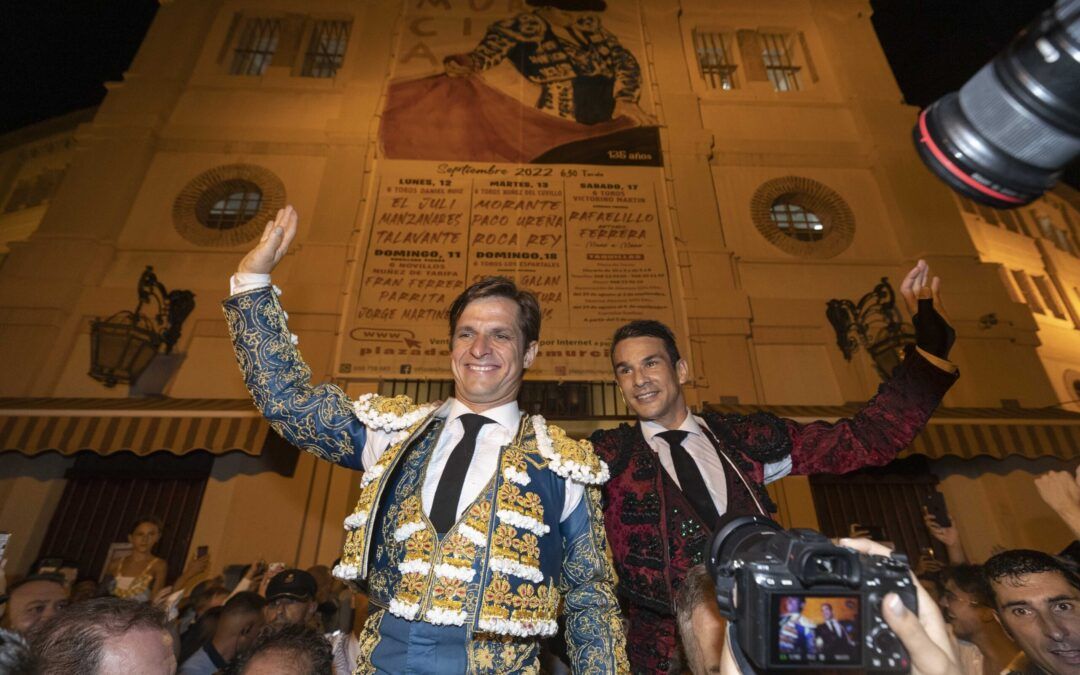 Gran tarde en la primera corrida de Murcia con rabo para Juli y tres orejas para Manzanares
