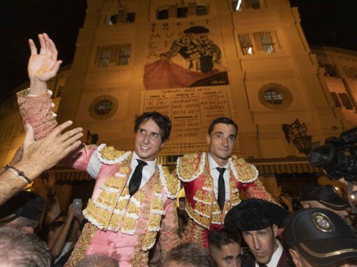 Roca Rey corta dos rabos y Ureña, tres orejas en el tercer festejo de la feria de Murcia