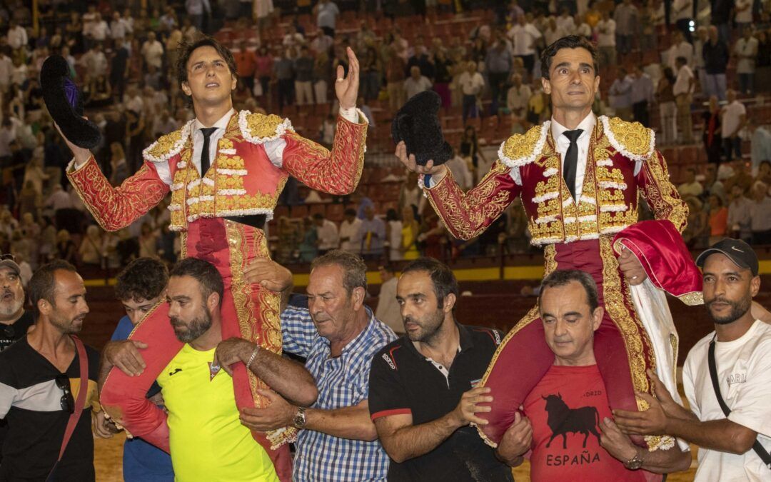 Roca Rey corta tres orejas y un rabo y Ureña dos orejas en la tercera de Murcia
