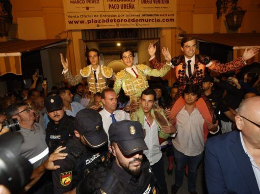 Trigueros, Acebo y Marco Pérez salen a hombros en la novillada de Murcia