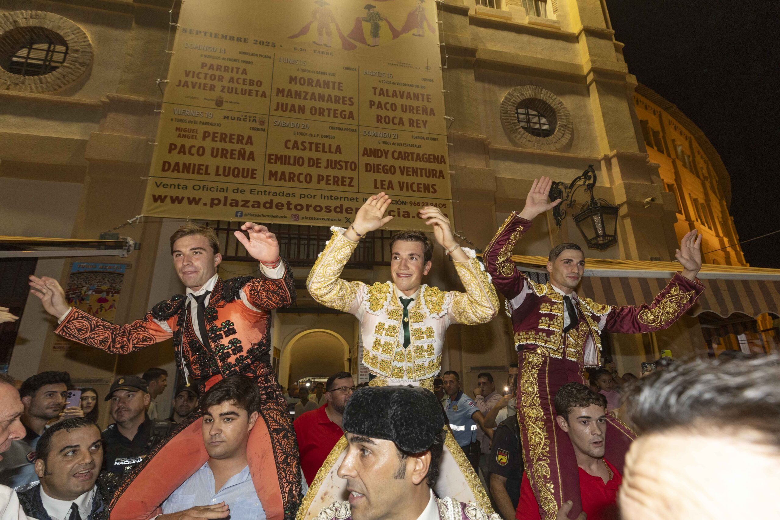 Parrita, Acebo y Zulueta, a hombros en la primera de Murcia