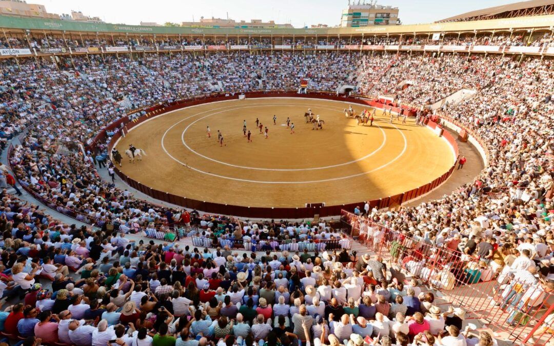 Puerta grande para Paco Ureña y Roca Rey en la tercera de Murcia
