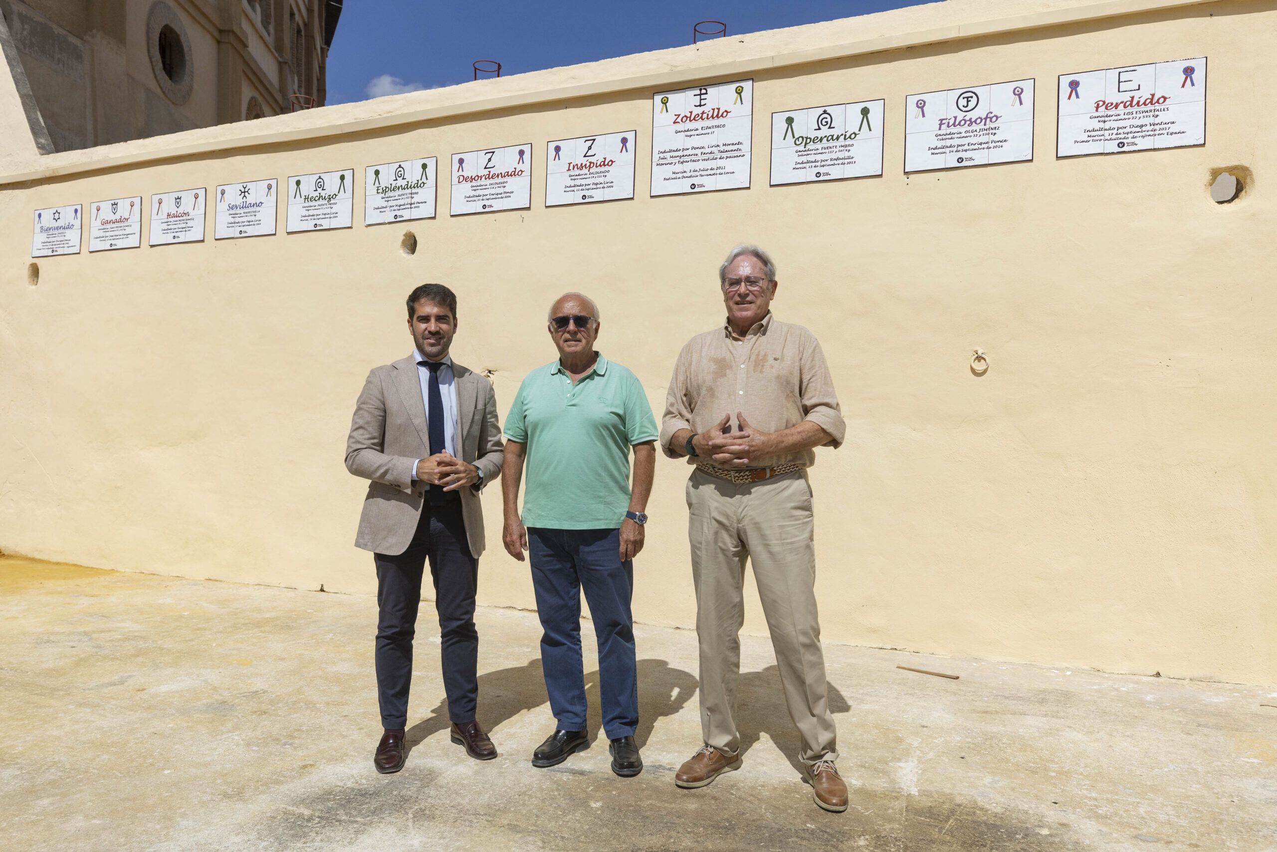 Murcia rinde homenaje a los 12 toros indultados en su plaza